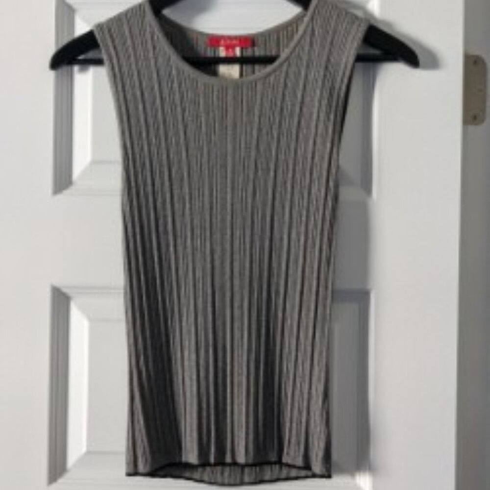 Gray ribbed knit tank top